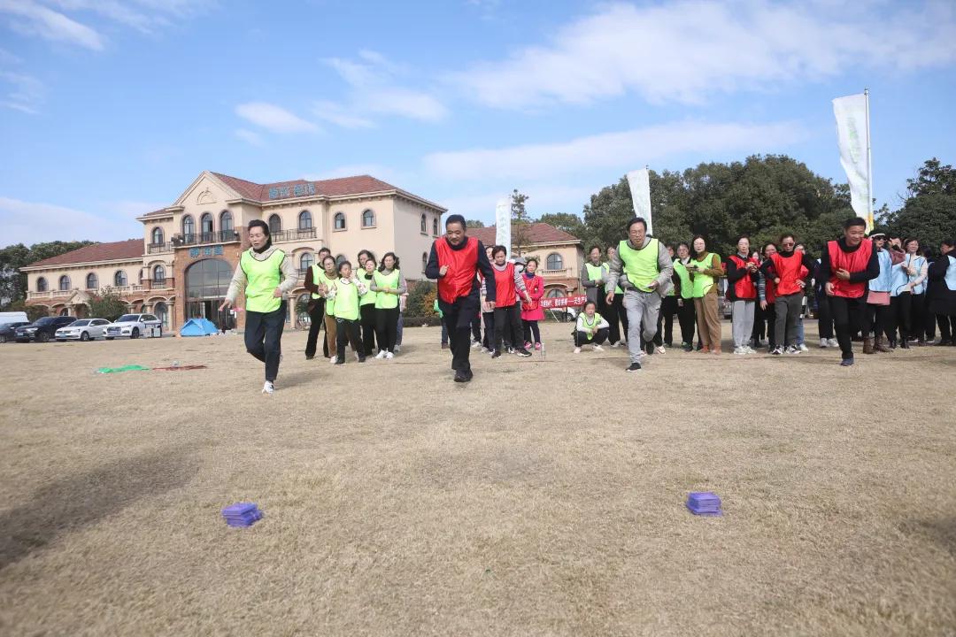 兴仁小学工会开沙岛团建活动-超音速1